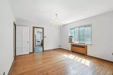 Living - 6256 Rogers Park Pl, Cincinnati, OH 45213 photo 3 of 10