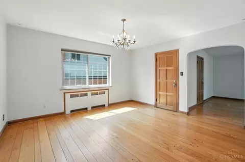 Living - 6256 Rogers Park Pl, Cincinnati, OH 45213 photo 10 of 10