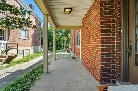 Exterior - 6256 Rogers Park Pl, Cincinnati, OH 45213 photo 5 of 13