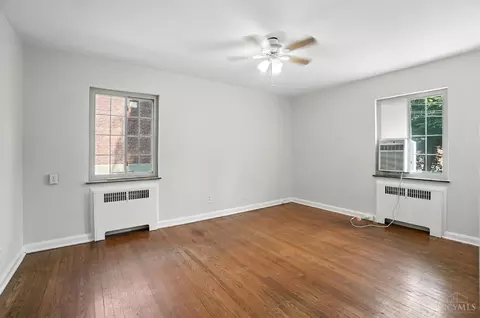 Bedroom - 6256 Rogers Park Pl, Cincinnati, OH 45213 photo 3 of 10