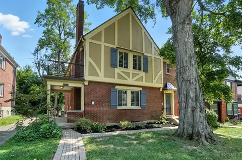 Exterior - 6256 Rogers Park Pl, Cincinnati, OH 45213 photo 3 of 13