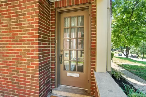 Exterior - 6256 Rogers Park Pl, Cincinnati, OH 45213 photo 7 of 13
