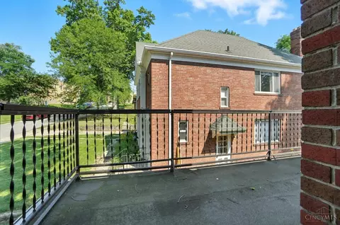 Exterior - 6256 Rogers Park Pl, Cincinnati, OH 45213 photo 9 of 13