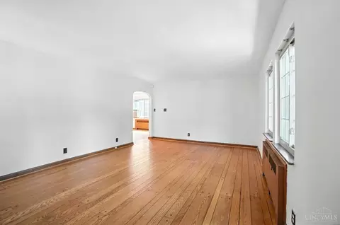 Living - 6256 Rogers Park Pl, Cincinnati, OH 45213 photo 2 of 10