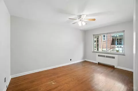 Living - 6256 Rogers Park Pl, Cincinnati, OH 45213 photo 5 of 10