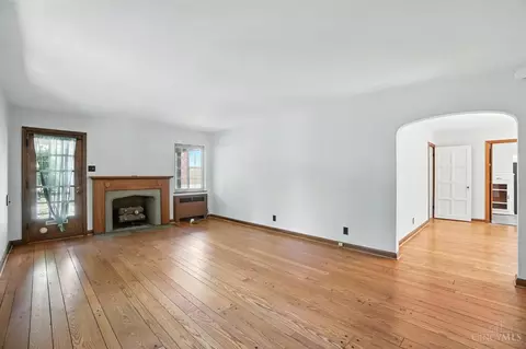 Living - 6256 Rogers Park Pl, Cincinnati, OH 45213 photo 1 of 10