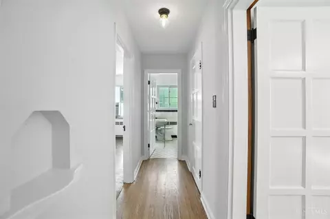 Entry Way - 6256 Rogers Park Pl, Cincinnati, OH 45213 photo 3 of 11