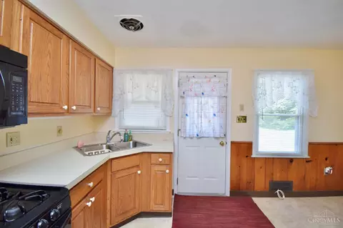 Kitchen - 3689 Eyrich Rd, Cincinnati, OH 45248 photo 6 of 6
