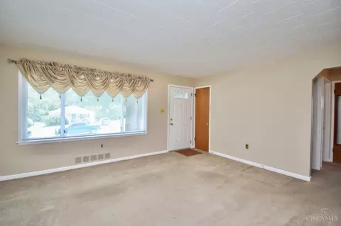 Living - 3689 Eyrich Rd, Cincinnati, OH 45248 photo 4 of 5