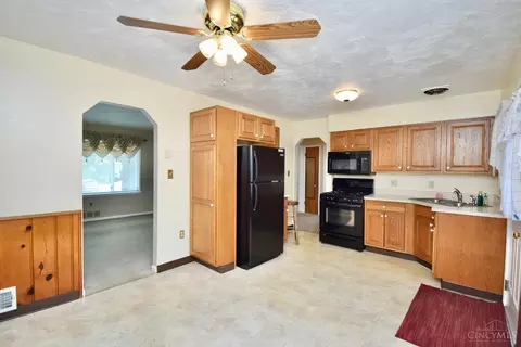 Kitchen - 3689 Eyrich Rd, Cincinnati, OH 45248 photo 1 of 6