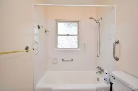 Bath - 3689 Eyrich Rd, Cincinnati, OH 45248 photo 2 of 2