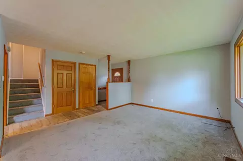 Living - 331 Miller Ct, Harrison, OH 45030 photo 2 of 4