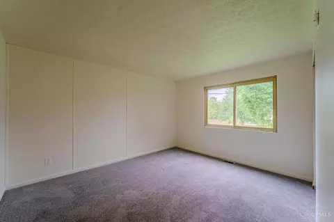 Bedroom - 331 Miller Ct, Harrison, OH 45030 photo 3 of 4