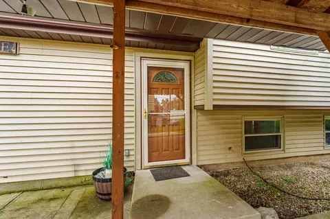 Exterior - 331 Miller Ct, Harrison, OH 45030 photo 3 of 9
