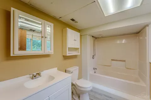 Bath - 331 Miller Ct, Harrison, OH 45030 photo 2 of 2