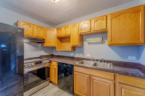 Kitchen - 331 Miller Ct, Harrison, OH 45030 photo 1 of 3