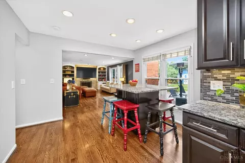 Kitchen - 8936 Cypresspoint Ln, Cincinnati, OH 45249 photo 5 of 6
