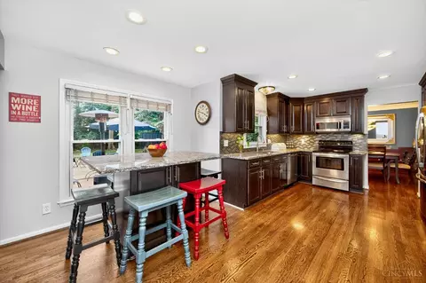 Kitchen - 8936 Cypresspoint Ln, Cincinnati, OH 45249 photo 4 of 6