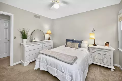 Bedroom - 8936 Cypresspoint Ln, Cincinnati, OH 45249 photo 2 of 10