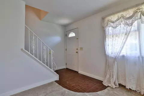 Entry Way - 1 Hadley Rd, Cincinnati, OH 45218 photo 1 of 2