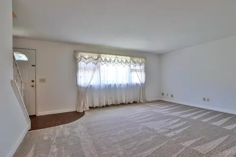 Living - 1 Hadley Rd, Cincinnati, OH 45218 photo 2 of 4