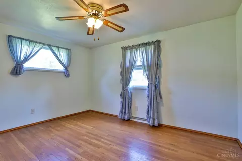 Bedroom - 1 Hadley Rd, Cincinnati, OH 45218 photo 1 of 8