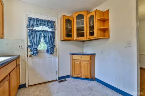 Kitchen - 1 Hadley Rd, Cincinnati, OH 45218 photo 3 of 3