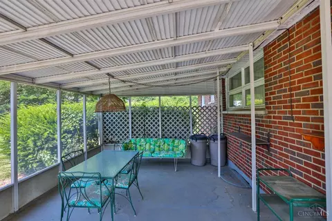 Exterior - 1 Hadley Rd, Cincinnati, OH 45218 photo 3 of 11