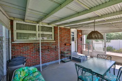 Exterior - 1 Hadley Rd, Cincinnati, OH 45218 photo 4 of 11