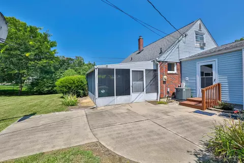 Exterior - 1 Hadley Rd, Cincinnati, OH 45218 photo 9 of 11