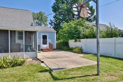 Exterior - 1 Hadley Rd, Cincinnati, OH 45218 photo 6 of 11
