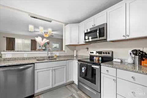 Kitchen - 631 Charwood Dr, Cincinnati, OH 45244 photo 2 of 2