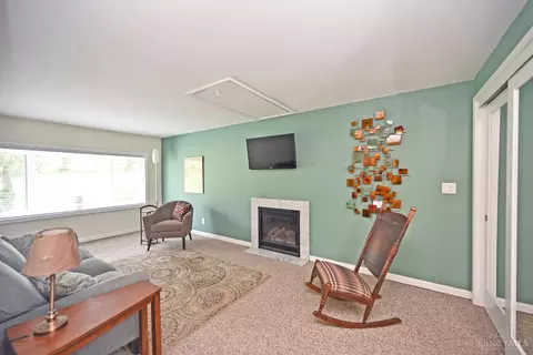 2193 Forestlake Dr, Cincinnati, OH 45244 photo 4