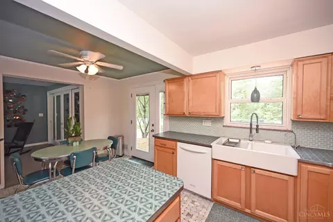 2193 Forestlake Dr, Cincinnati, OH 45244 photo 6