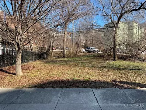 236 Clifton Ave, Cincinnati, OH 45202