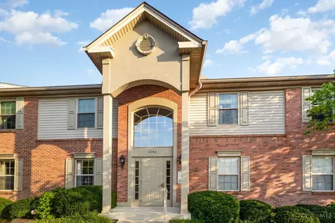 5342 Meadow Walk Ln, Cincinnati, OH 45247