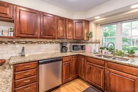 8449 Sunfish Ln, Maineville, OH 45039 photo 16