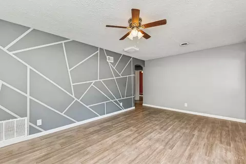 Living - 4030 Alexander Ln, Batavia, OH 45103 photo 3 of 4