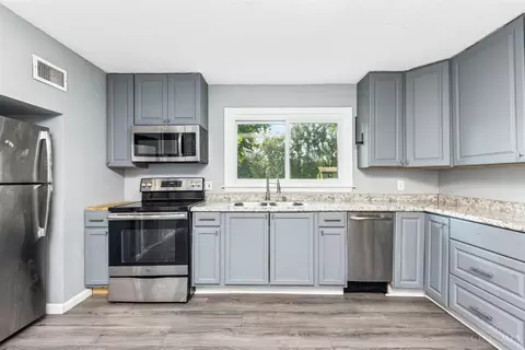 Kitchen - 4030 Alexander Ln, Batavia, OH 45103 photo 2 of 3