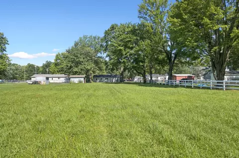 Exterior - 4030 Alexander Ln, Batavia, OH 45103 photo 7 of 9