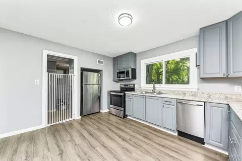 Kitchen - 4030 Alexander Ln, Batavia, OH 45103 photo 3 of 3