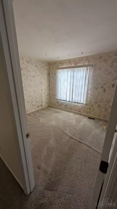 Bedroom - 192 Stillmeadow Dr, Cincinnati, OH 45245 photo 2 of 2