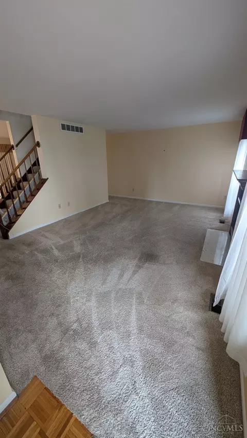 Living - 192 Stillmeadow Dr, Cincinnati, OH 45245 photo 3 of 3