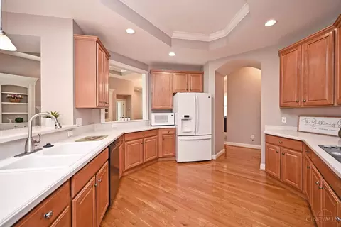 Kitchen - 888 Old Course Ln, Cincinnati, OH 45245 photo 2 of 6