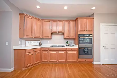 Kitchen - 888 Old Course Ln, Cincinnati, OH 45245 photo 4 of 6