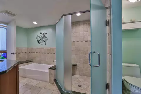 1026 Hatch St, Cincinnati, OH 45202 photo 26