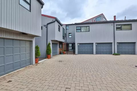 1026 Hatch St, Cincinnati, OH 45202 photo 2