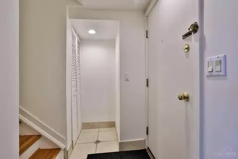1026 Hatch St, Cincinnati, OH 45202 photo 5
