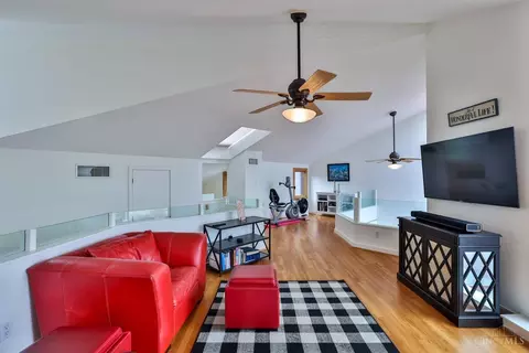 1026 Hatch St, Cincinnati, OH 45202 photo 11