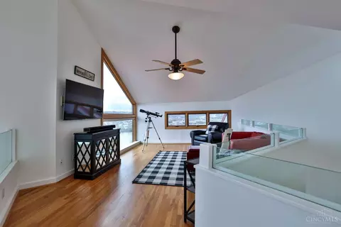 1026 Hatch St, Cincinnati, OH 45202 photo 10